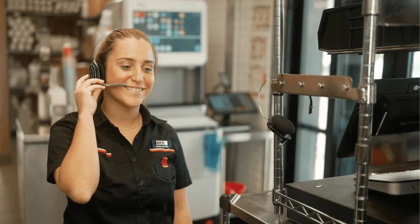 เมื่อ AI กลายเป็น “โค้ช” ของพนักงาน: เจาะลึกเคส Burger King กับการใช้ AI วัดระดับความสุภาพ