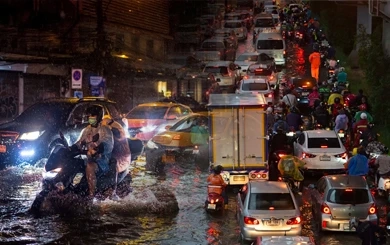 “น้ำท่วมกรุงเทพฯ แก้ได้ ถ้าเริ่มลงมือทำตอนนี้” – ข้อเสนอเชิงระบบจาก ศ. ดร.สุชัชวีร์ สุวรรณสวัสดิ์